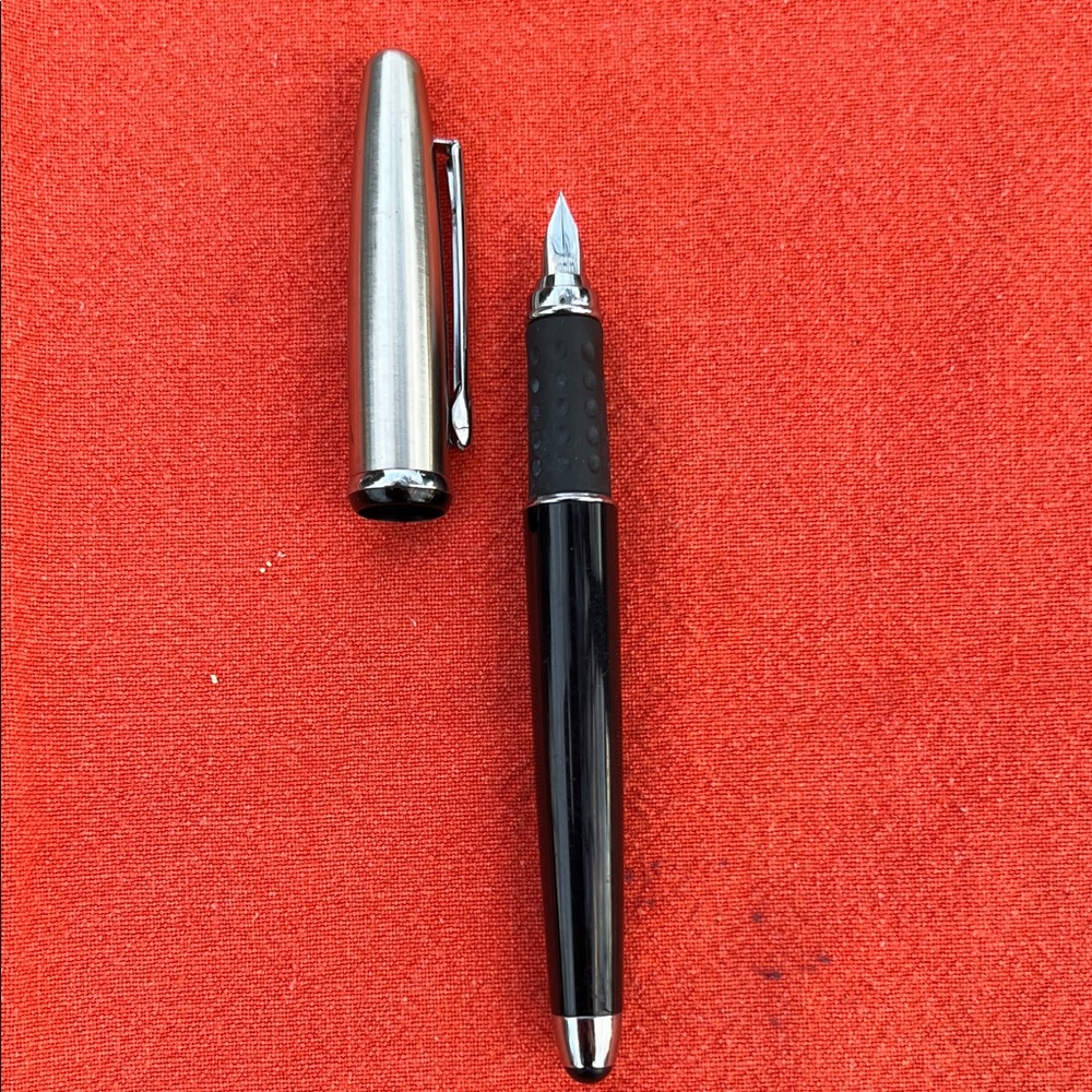 Set Fountain Pens: 1 Pilot plumix, 1 Yafa and 1 Sheaffer - Picture 5 of 9